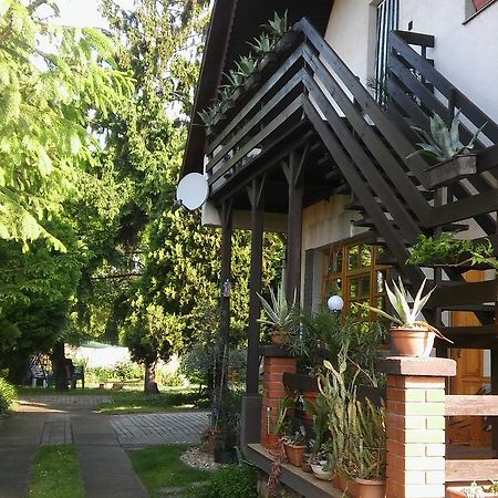 Agave Apartman Веленце Экстерьер фото